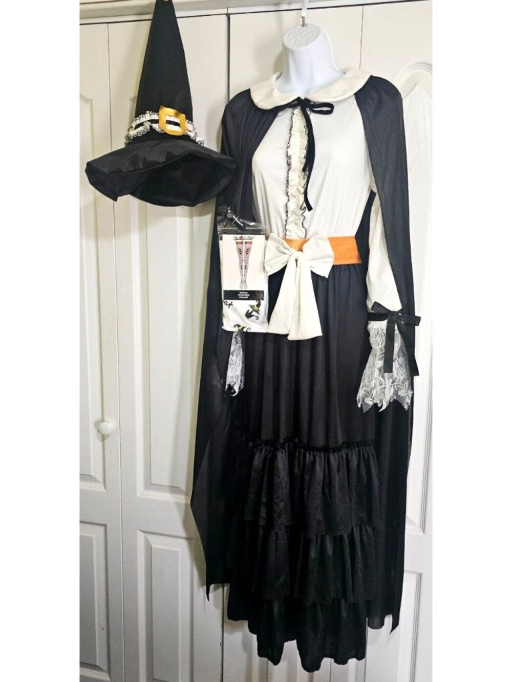 Elegant Salem Witch Costume Women SM Dress Cape Hat Colonial Puritan Halloween